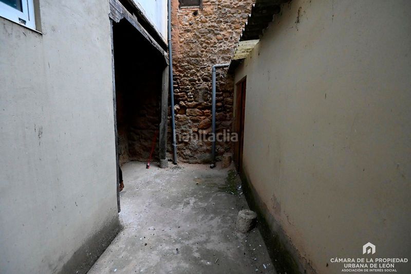 Foto f92a9423-1f63-48f1-b759-c3d616e7ec6a. Edifici a Casco Antiguo León