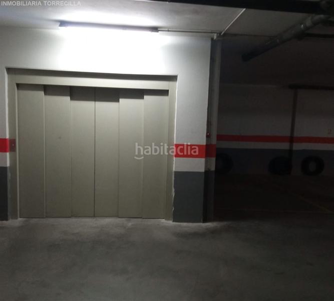 Foto 873aec0a-efea-4bf8-bbc9-ddb09dda3752. Parking coche en Cabezón de Pisuerga