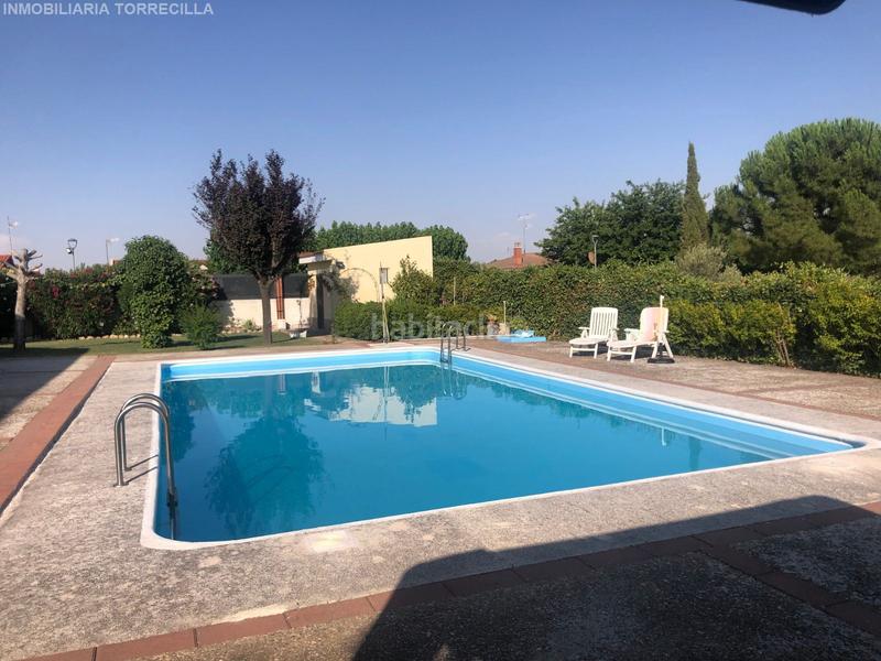 Foto 1a1ab11f-b599-48c1-ab70-6032c49d6341. Chalet avec chauffage parking piscine dans Cubillas de Santa Marta