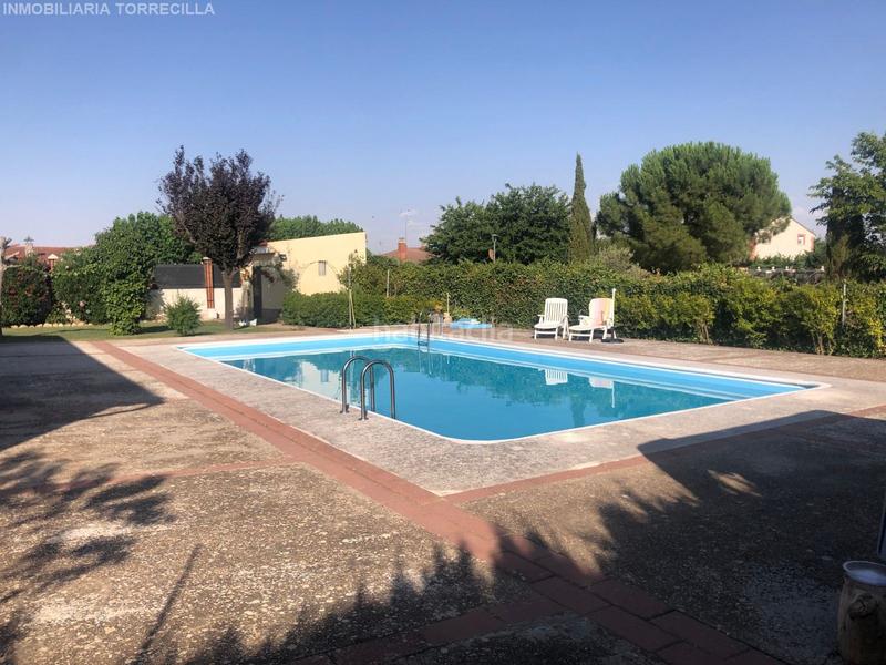 Foto bb1b31a3-1e24-42d6-8358-91e9fbae7462. Chalet avec chauffage parking piscine dans Cubillas de Santa Marta