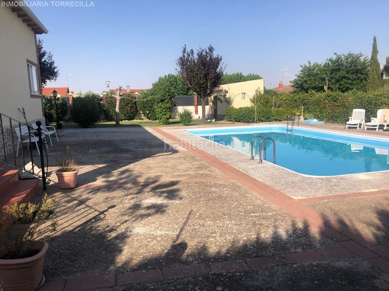 Foto d0ae3725-356c-4957-8960-15f0c185e25b. Xalet amb calefacció aparcament piscina a Cubillas de Santa Marta