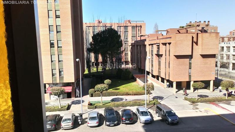 Foto 3c55c460-81e8-4da6-bbfb-7372c30bd131. Piso en Huerta del Rey Valladolid