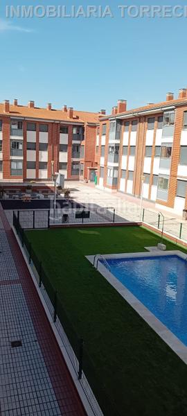 Foto dbe30d54-2707-4c79-acd7-8e55fd6bc8d8. Pis amb calefacció piscina a Cabezón de Pisuerga