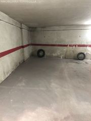 Aparcament cotxe a TIRSO DE MOLINA 1