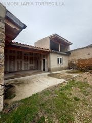 Terreno residenziale in Valoria la Buena. Terreno urbano con construccion en valoria la buena