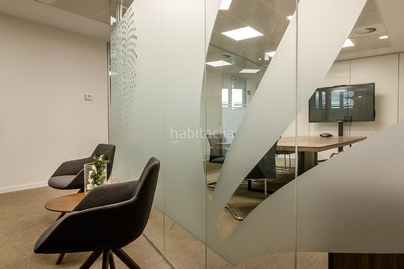 Foto 0bb8112a-57e1-440b-8db2-5407aa4d2d2e. Lloguer oficina a plaza de la lealtad 2 a Jerónimos Madrid