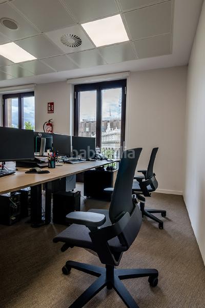 Foto 8a8e7fa4-a065-46b3-9388-8fa6b27bd15b. Miete büro in plaza de la lealtad 2 in Jerónimos Madrid