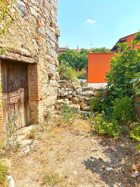 Foto cbf4608d-4bfc-481d-9c65-0816623258a8. Masia a calle corredera de san miguel 24 a Hoyo de Pinares (El)