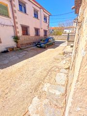 Casa a Avenida de la constitución 53. Soleada casa de pueblo de dos plantas, se puede utilizar cada pl