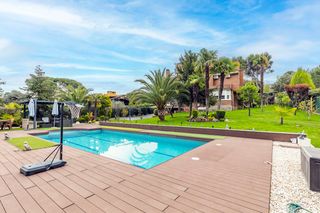 Xalet  Calle riansares. Exclusivo chalet independiente en la urbanización urbanización e