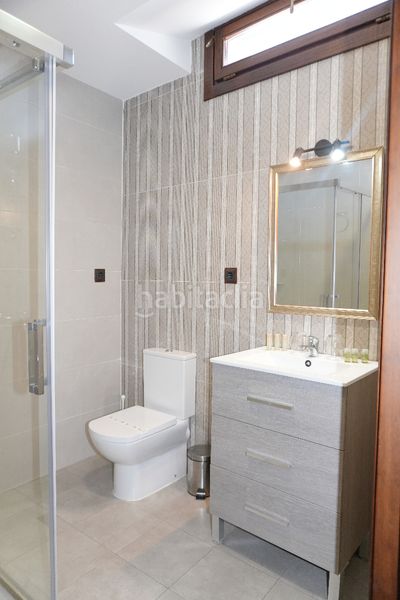 Foto 875f23a1-4174-4762-8158-6400200a8c33. Edifici a plaza del caño 3 a Hoyo de Pinares (El)