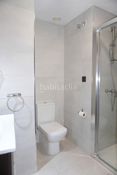 Foto 9fc0d346-e6c6-4c6e-9ee9-dfe7769f3338. Edifici a plaza del caño 3 a Hoyo de Pinares (El)