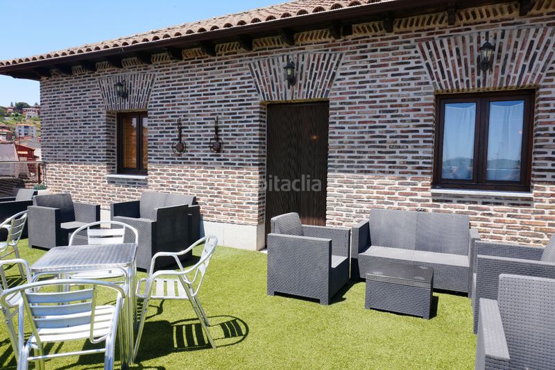 Foto b39aad98-8033-4d3d-b41d-055c0a82ae22. Edifici a plaza del caño 3 a Hoyo de Pinares (El)