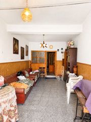 Casa aparellada a Plaza de los Mártires 6