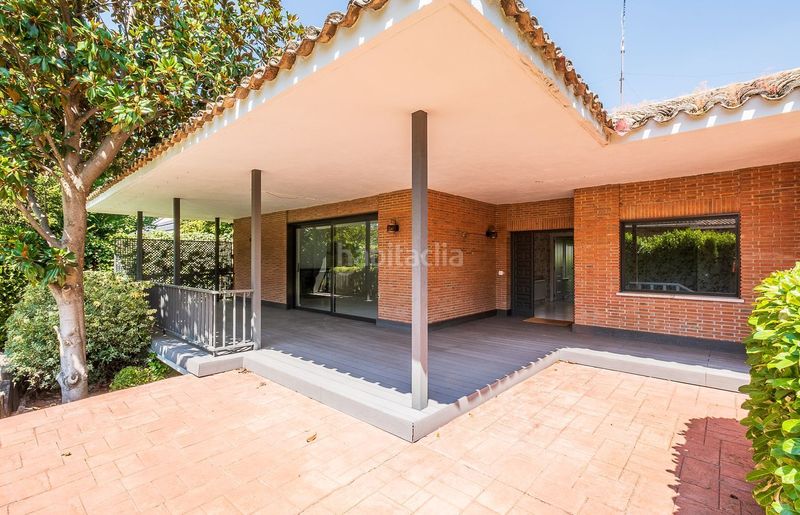Foto efc0f7ba-1ae3-469d-a34f-dc0f686a71f9. Lloguer xalet amb piscina a Aravaca Madrid