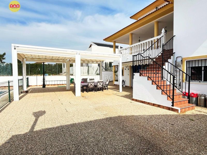 Foto 00077125-75c9-46b4-9b37-a021d91604de. Xalet amb aparcament piscina a Lepe