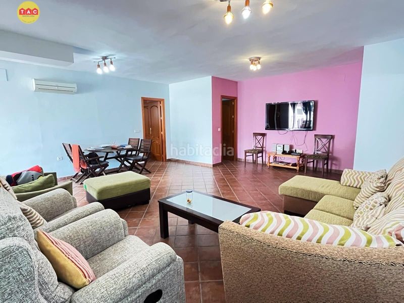 Foto 0f1091bb-516d-4b9d-a6e8-f601e1d6f7e2. Xalet amb aparcament piscina a Lepe