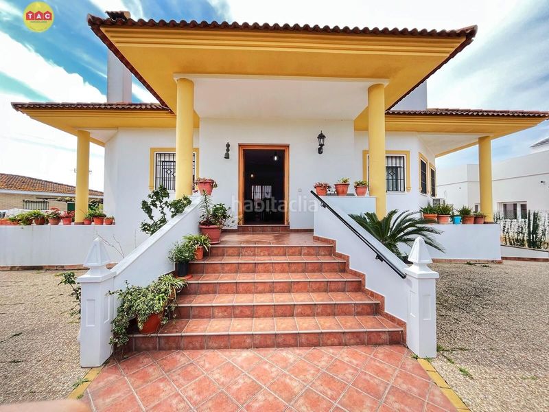 Foto 2b6f61d4-1679-4c9a-ad59-4dac10d8373c. Xalet amb aparcament piscina a Lepe