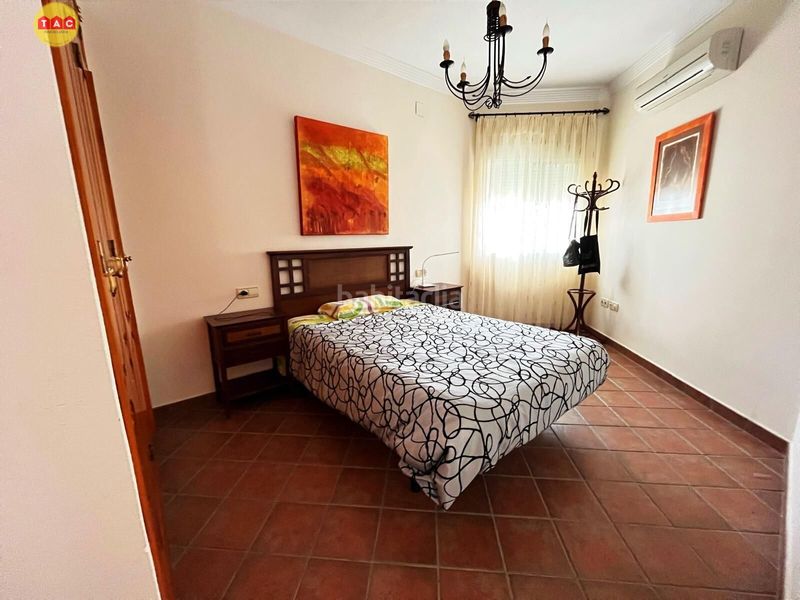 Foto 35b3b0d5-edca-430d-a672-f3ae5cadc219. Xalet amb aparcament piscina a Lepe