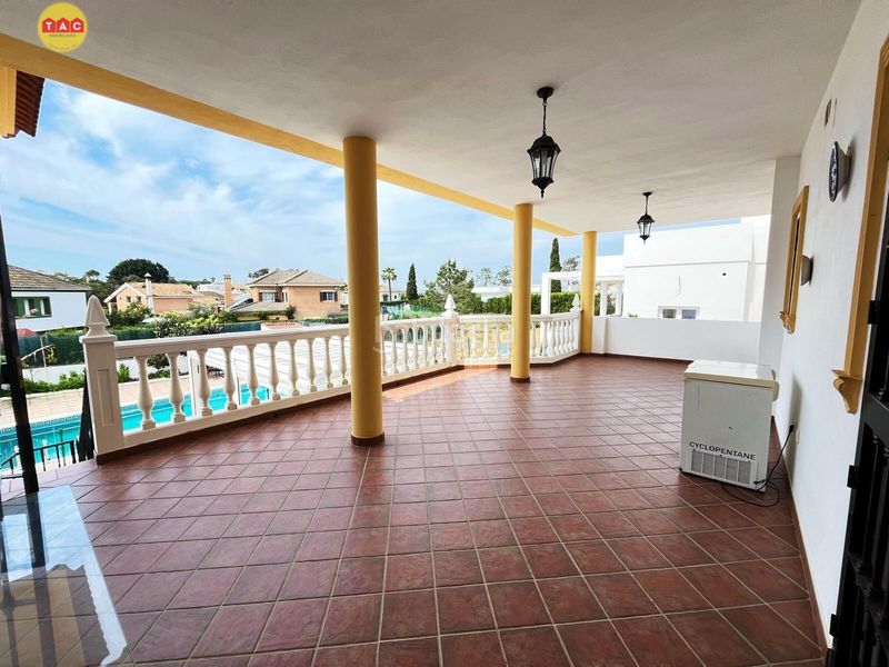 Foto 78979732-f7bd-4ef5-8f75-d3a8f9a0e28b. Xalet amb aparcament piscina a Lepe