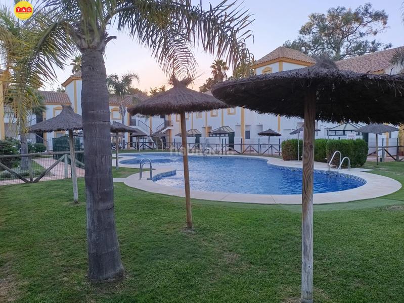 Foto 8d5a1c10-f750-4820-bd32-9ddbb71b6ea7. Casa adosada vivienda en Islantilla golf Islantilla