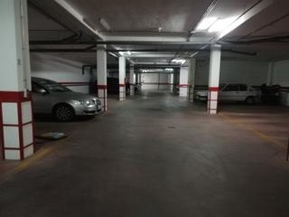 Parking voiture à Lepe. Plaza de garaje en lepe