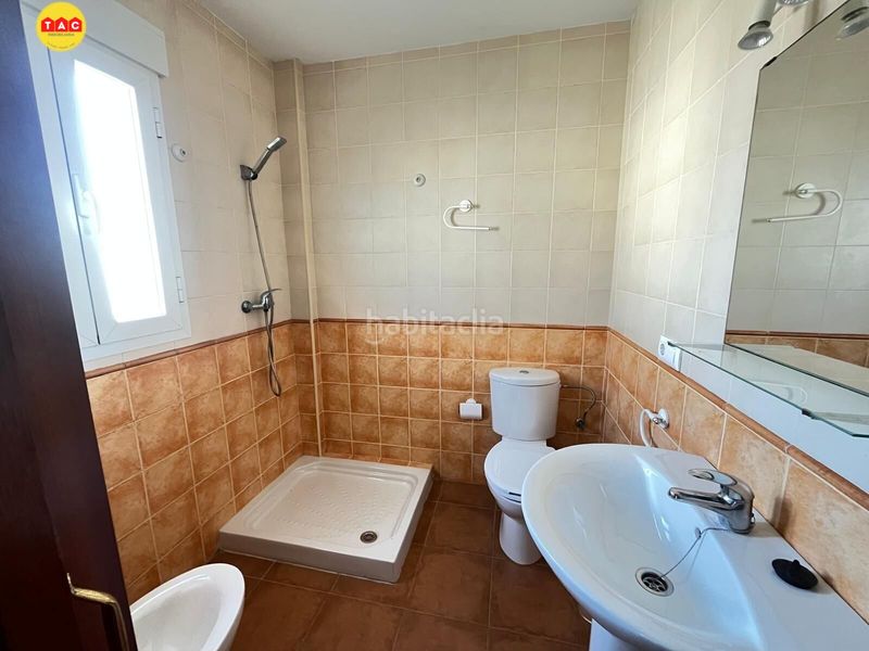 Foto d21838fb-da8d-4e1d-81f6-ed277acc6672. Casa adossada amb aparcament a Lepe