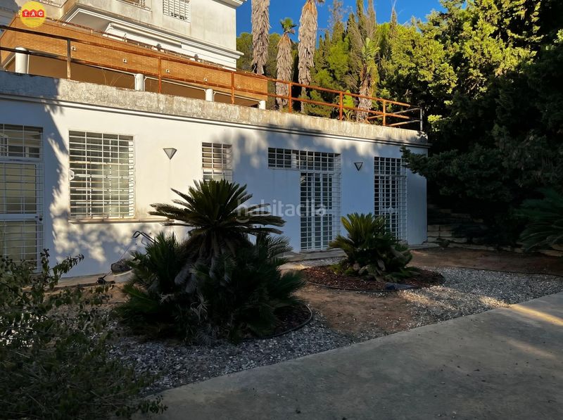 Foto 6025cb30-3945-4cbe-9954-20b09a36ba59. Chalet  en pinares en Lepe