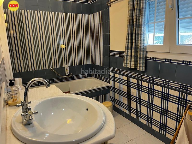 Foto b948b9f9-3060-461a-8159-12098813cf05. Chalet  en pinares en Lepe
