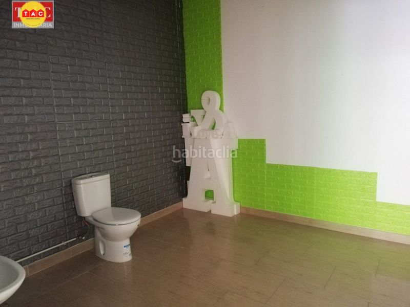 Foto 5d9df780-a640-4dda-af6a-1a9bb7ed0855. Lloguer local comercial a Lepe