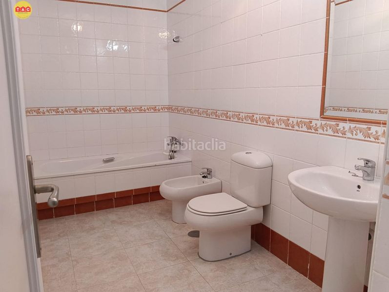 Foto fc34e7ec-bc93-402a-b436-4e4a1e5fd4c5. Flat in Lepe