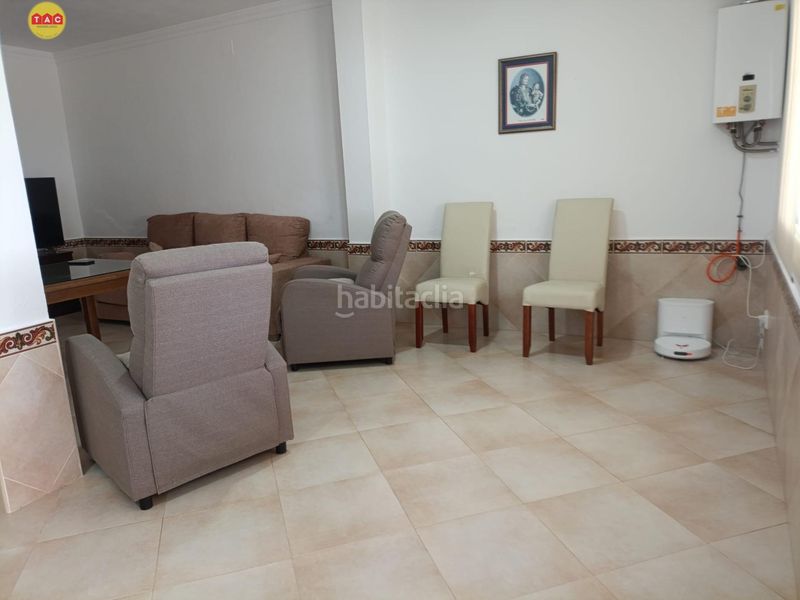Foto 0fa342d5-6a1a-4630-925d-f2dfe689691c. Casa amb piscina a Lepe