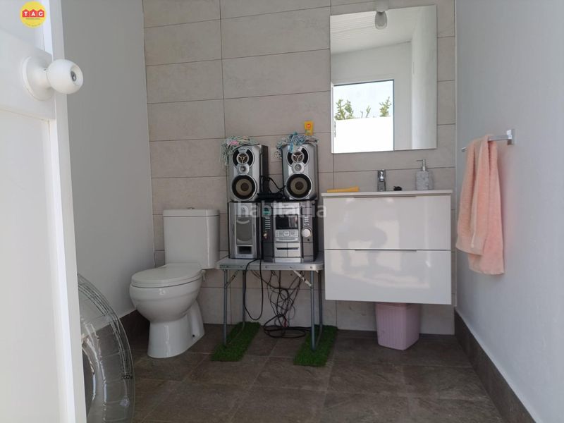 Foto 8ac6d87f-56eb-4aff-a52a-412f6bd02435. Casa amb piscina a Lepe