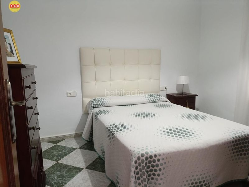 Foto deea3121-d094-40c3-8866-4af8c9742158. Casa amb piscina a Lepe
