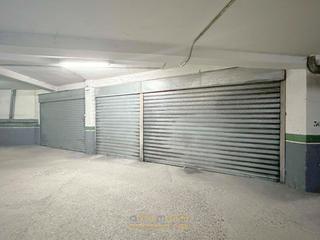 Parking coche en Santiago mirat 3. Plaza de garaje triple  2 trasteros en santa marta