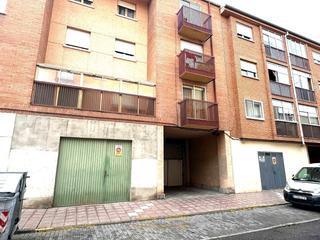 Aparcament cotxe en Santiago mirat 3. Plaza de garaje triple  2 trasteros en santa marta