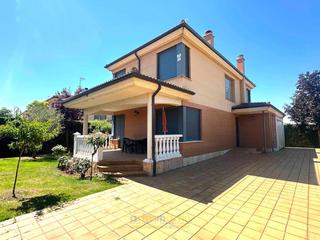 Xalet  Santiago martin(s.ur.5). Chalet individual en urbanización fuente vieja de la vellés