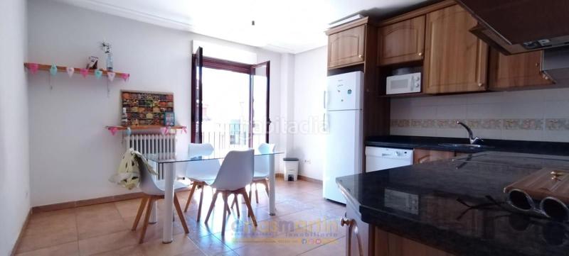 Foto 44bd9a8a-a2df-4756-a1fb-470e6c26b8e7. Rent flat with heating in San Vicente - Las Úrsulas Salamanca