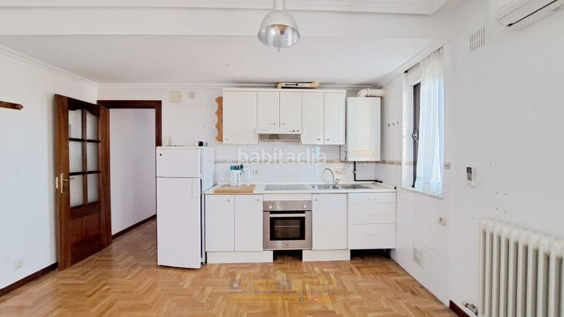 Foto c2c37f93-bcf7-4352-8b22-da4aa41f5c07. Alquiler ático en santiago madrigal 22 ático apartamento con piscina comunitaria y garaje en Salamanca