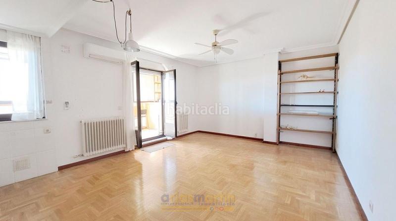 Foto a6ff7e7f-19cc-443e-b7ae-53029de65741. Rent penthouse in santiago madrigal 22 in Rollo - Puente Ladrillo Salamanca