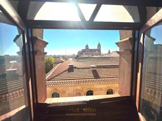 Pis  San pablo 6. Exclusiva vivienda con local en el centro de salamanca