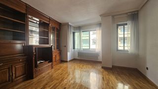 Rent Flat  Italia. Piso sin amuebla en avenida de italia