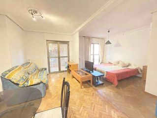 Lloguer Pis a Ancha 8. Estudio muy céntrico con calefacción central en salamanca