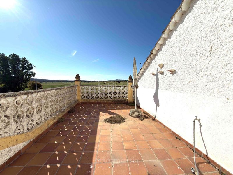 Foto 41f0de3c-ea30-4d35-a4b9-f85e112aaea4. Casa amb aparcament a Vecinos
