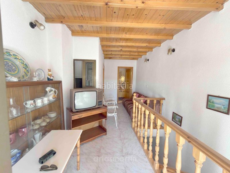 Foto 7c702f9c-cfa4-48f8-acc4-657a2b618be5. Casa amb aparcament a Vecinos