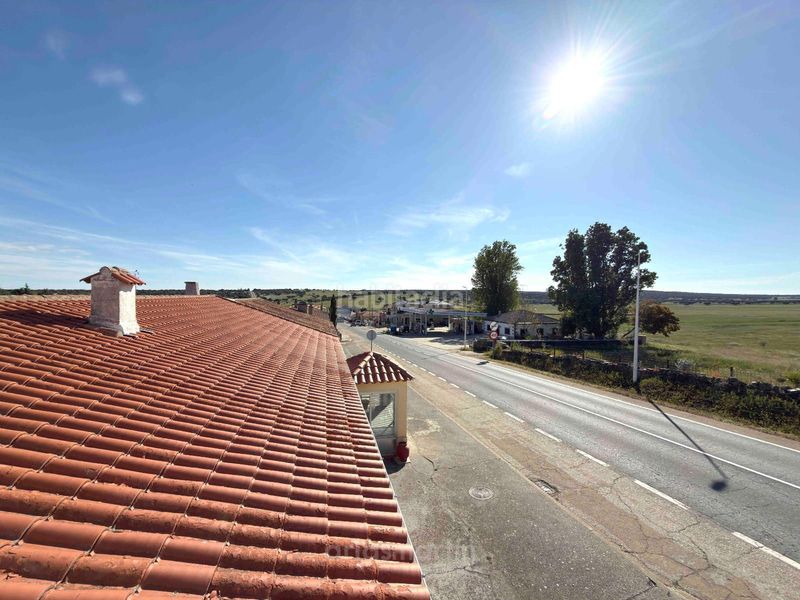 Foto 8f81b3d6-30a3-4f18-baab-a475ccb07570. Casa amb aparcament a Vecinos