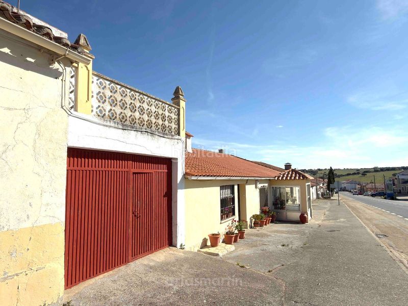 Foto bd38e474-2243-48a5-81db-3f8cb6246dbb. Casa amb aparcament a Vecinos