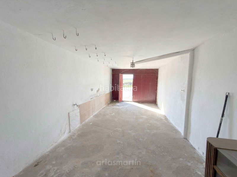 Foto d8ecb6f2-907c-4d64-83a4-625cee88abfe. Casa amb aparcament a Vecinos