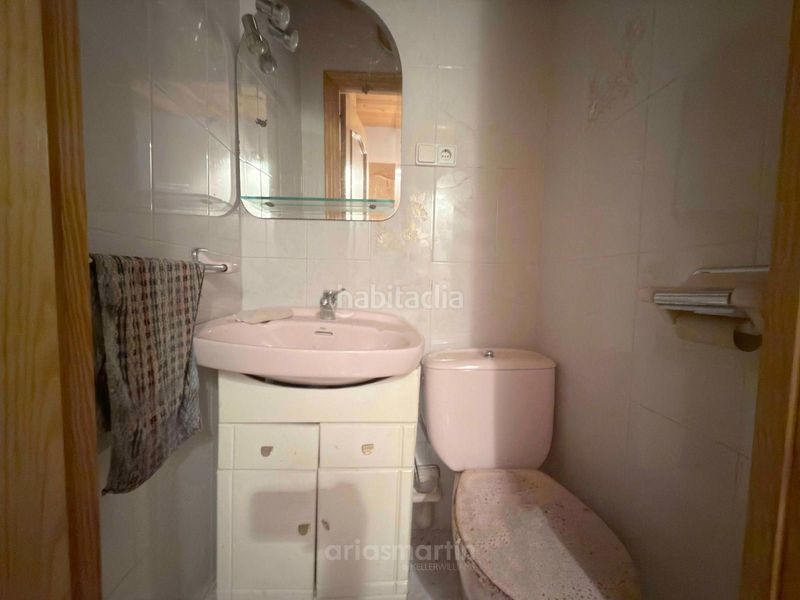 Foto e4257ec4-9fa0-461f-a504-84929e42c4dd. Casa amb aparcament a Vecinos