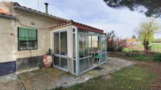 House  Carretera aldealengua 2. Finca rústica con casa, caballerizas y garaje de 20.000m2 junto